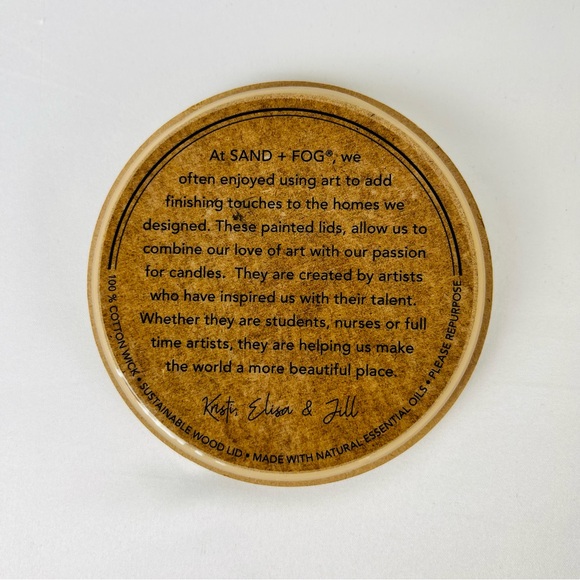 NWT Sand + Fog Tahitian Vanilla Candle 2 Wick 12oz Dark Cream Jar Wood Lid - Picture 5 of 7